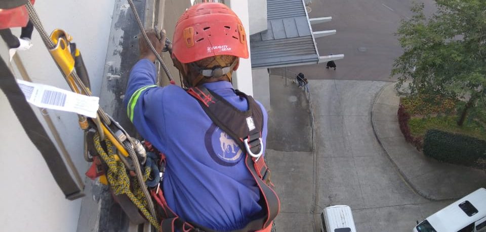 Rope Access Signage Repair Krugersdorp at Cradlestone mall high-rise infrastructure installation