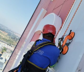 ABSA Tower Signage Repair - 360 Rope Access